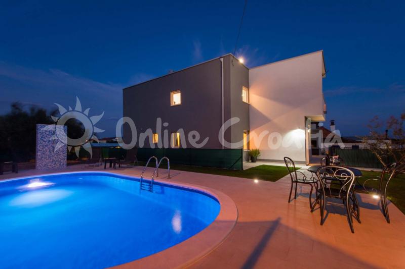 Apartman Villa Venera with private pool